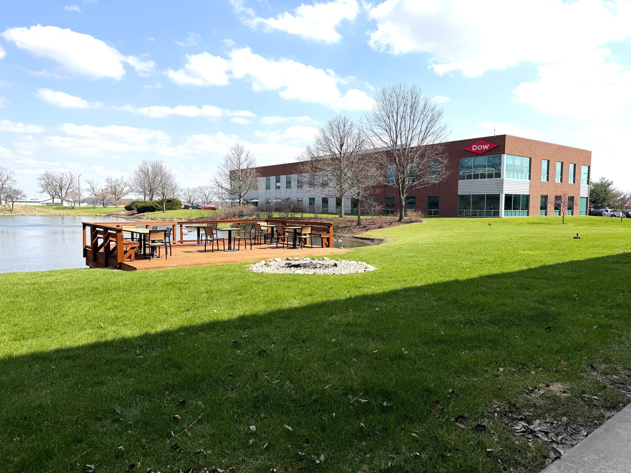 2021 S First St, Champaign, IL à louer Photo principale– Image 1 sur 4