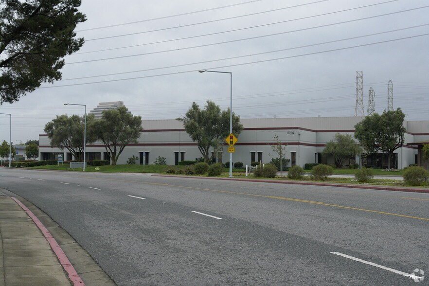 384 Foster City Blvd, Foster City, CA à louer - Photo de l’immeuble – Image 2 sur 23