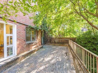 Plus de détails pour 420 W 23rd St, New York, NY - Logement à vendre