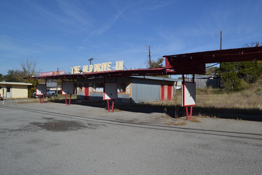220 Highway 261, Buchanan Dam, TX à louer - Photo de l’immeuble – Image 3 sur 26