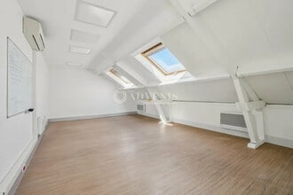 Bureau dans Paris à louer Photo de l’immeuble– Image 2 sur 4