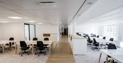 16-18 Rue De Londres, Paris à louer Photo intérieure– Image 1 sur 4