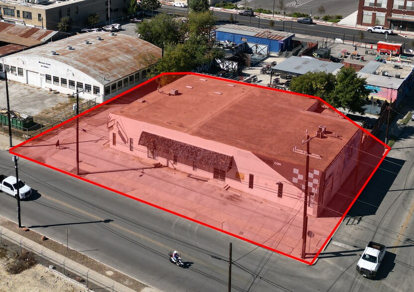 923-927 N Alamo St, San Antonio, TX à louer - Photo de l’immeuble – Image 2 sur 3