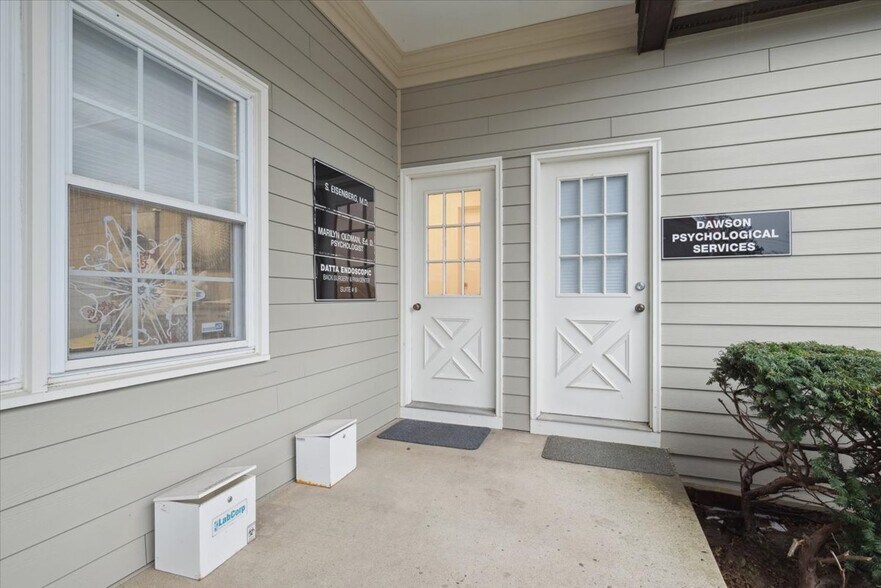 10 Shawnee Dr, Watchung, NJ à louer - Photo de l’immeuble – Image 3 sur 14