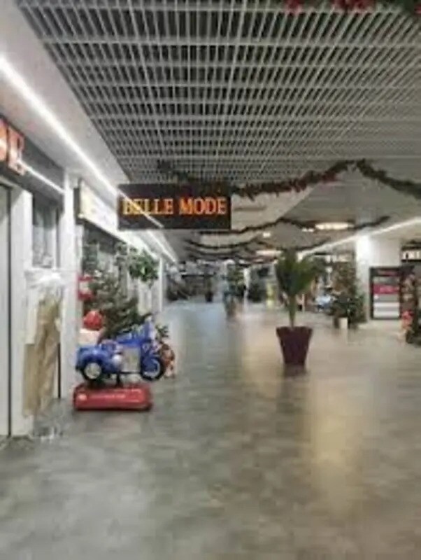 Plus de détails pour Local commercial à vendre