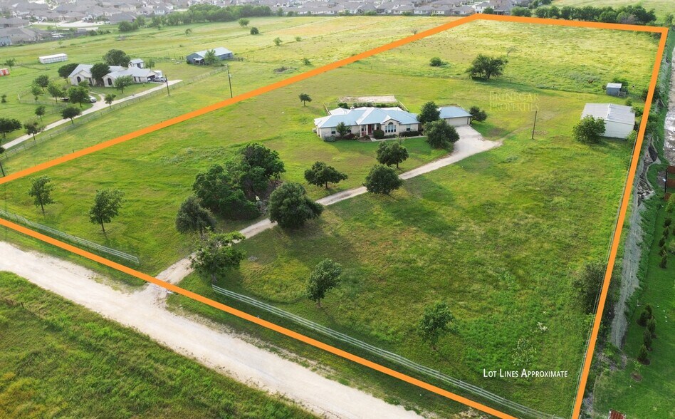 400 Hyview, Hutto, TX à vendre - Aérien – Image 2 sur 6