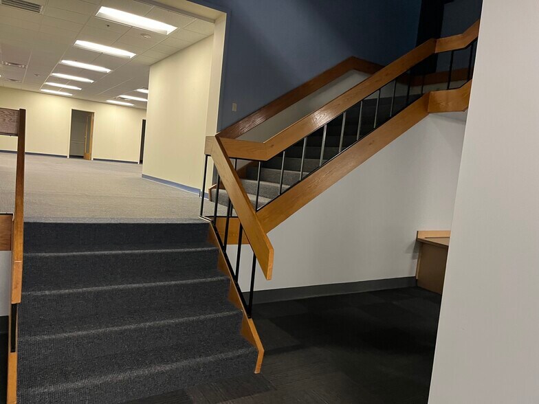 376 Newport Ave, Rumford, RI à louer - Photo de l’immeuble – Image 2 sur 7