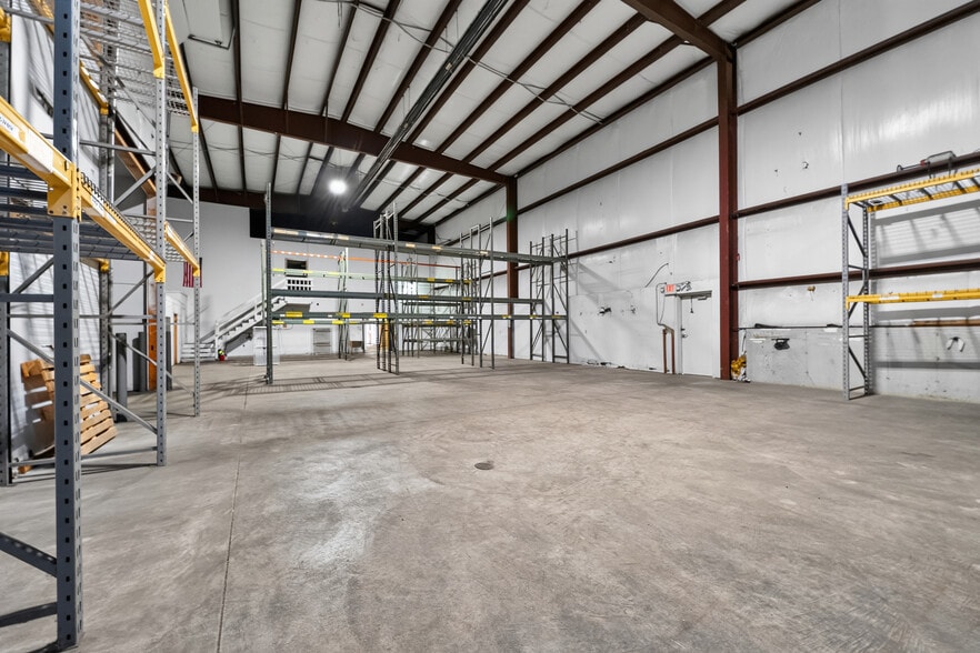 559 Industrial Dr, Carmel, IN à louer - Photo intérieure – Image 2 sur 6