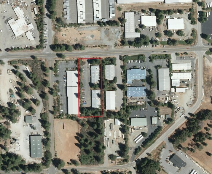 12731 Loma Rica Dr, Grass Valley, CA à louer - Photo de l’immeuble – Image 2 sur 6