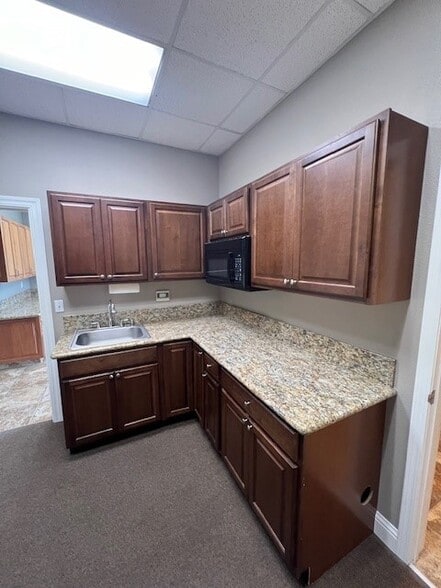 1824 Ackley Cir, Oakdale, CA à louer - Photo intérieure – Image 3 sur 5