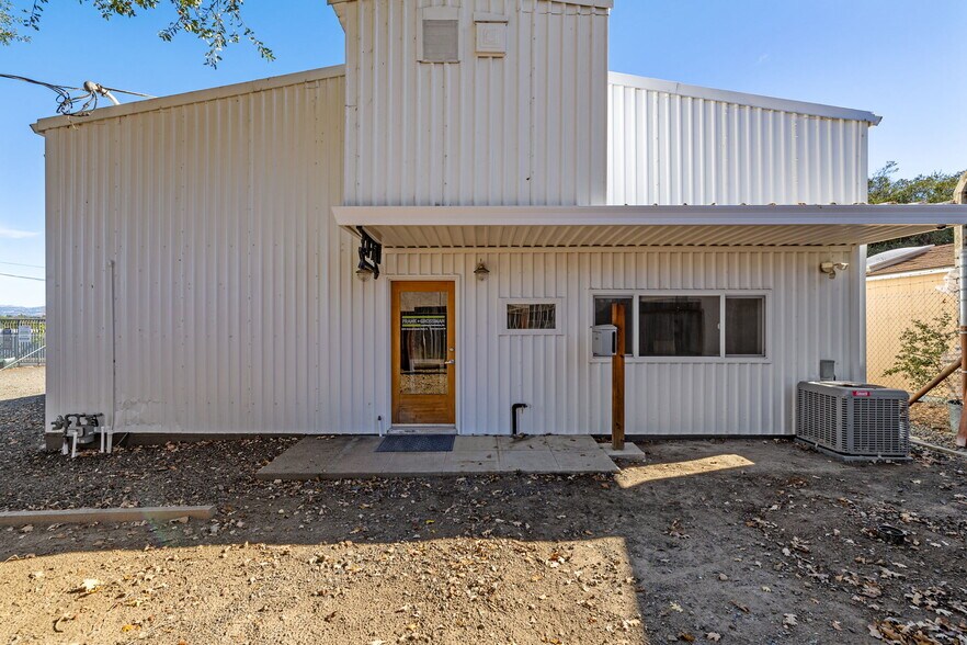 833 Gravenstein Hwy S, Sebastopol, CA à louer - Photo de l’immeuble – Image 3 sur 14