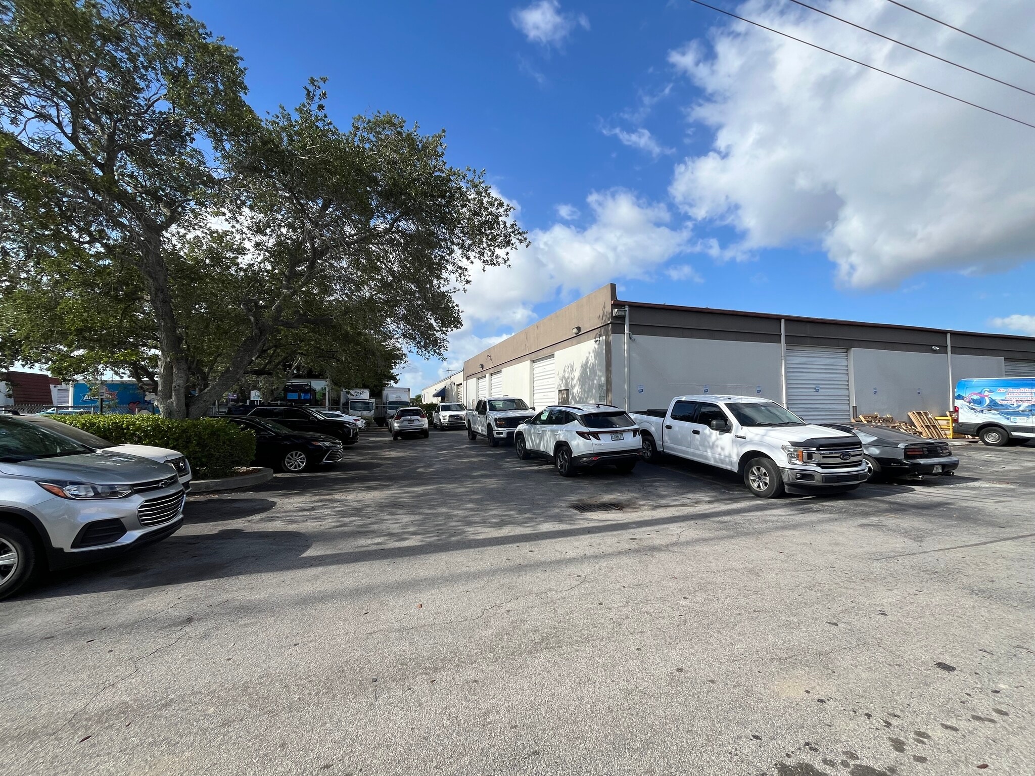 18612 108th Ave, Cutler Ridge, FL à louer Photo de l’immeuble– Image 1 sur 2