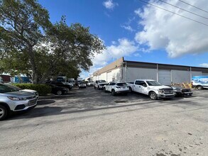 18612 108th Ave, Cutler Ridge, FL à louer Photo de l’immeuble– Image 1 sur 2