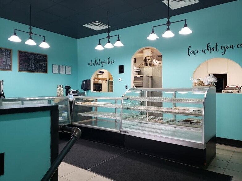 114 N Elm St, Cresco, IA à vendre - Photo de l’immeuble – Image 2 sur 10