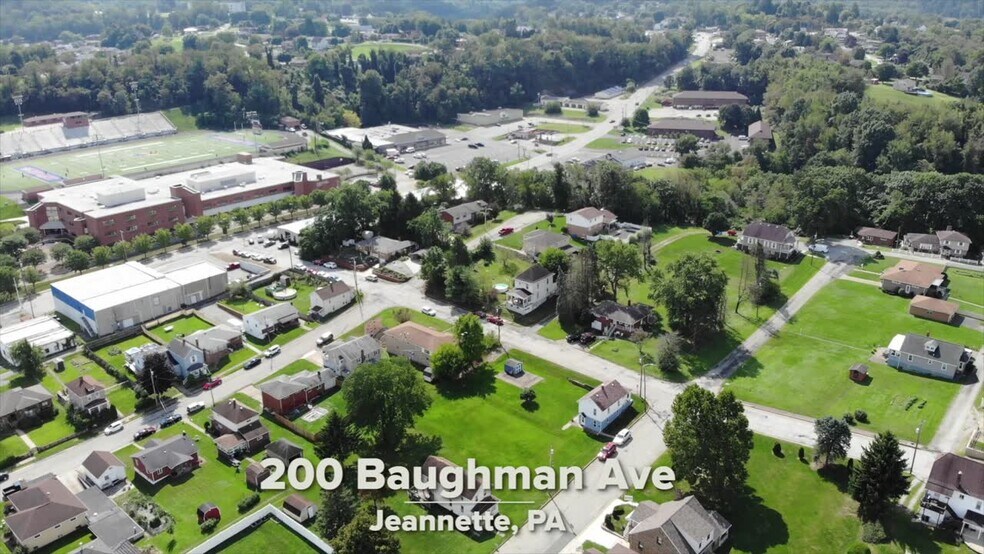 200 Baughman Ave, Jeannette, PA à vendre - Vidéo sur l’annonce professionnelle – Image 2 sur 26