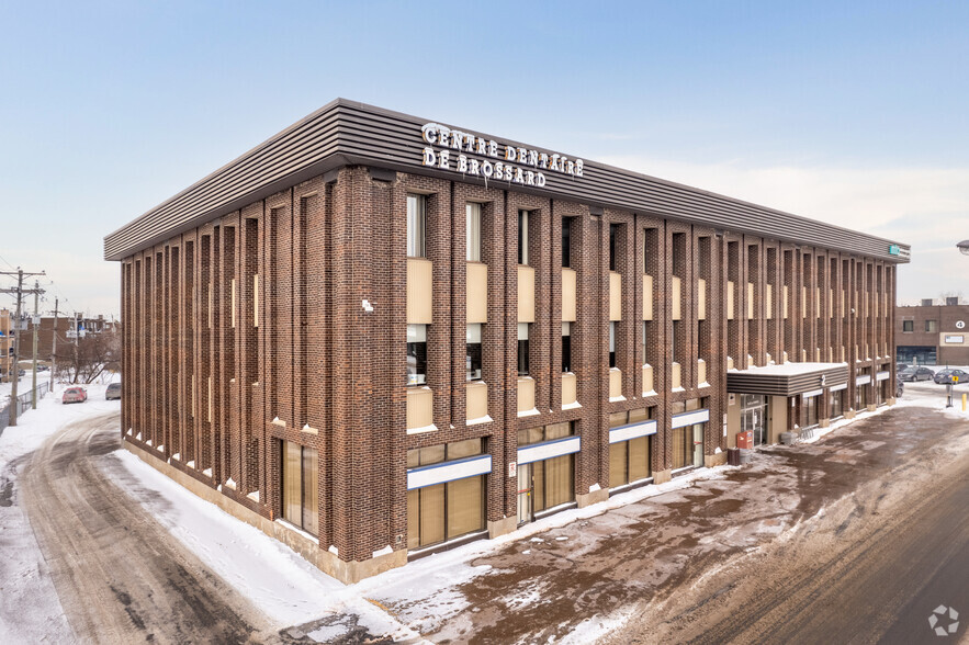 2 St de la Place du Commerce, Brossard, QC à louer - Photo de l’immeuble – Image 1 sur 4