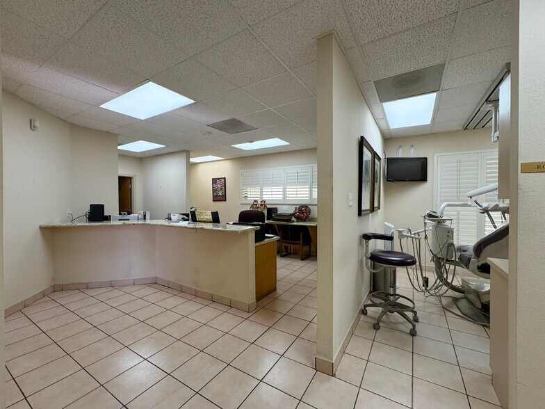 1520 Corpus Christi St, Laredo, TX à louer - Photo de l’immeuble – Image 2 sur 13