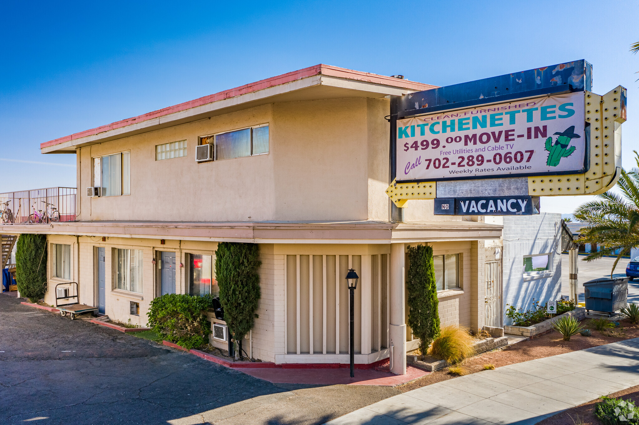 Boulder Inn Corner of Nevada Way and 5th portefeuille de 2 biens à vendre sur LoopNet.fr Photo principale– Image 1 sur 3