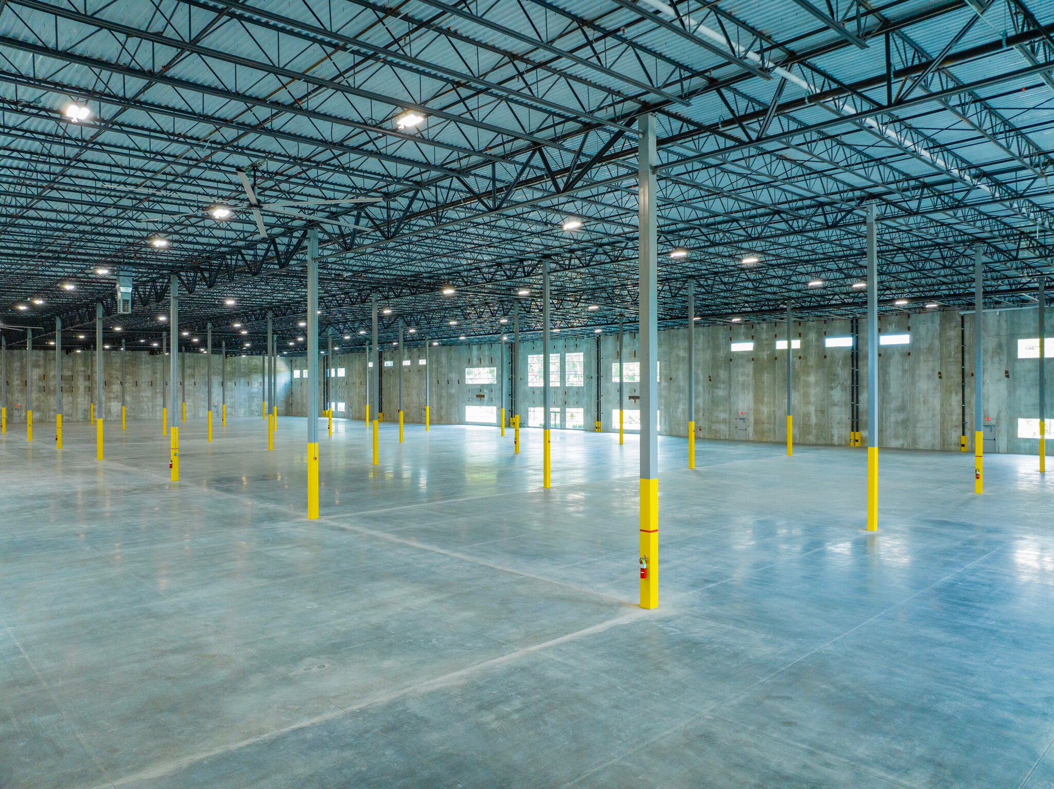 88 Parkway Dr S, Hauppauge, NY à louer Photo intérieure– Image 1 sur 3