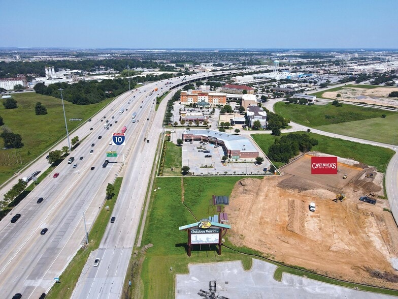 Katy Fwy & Texmati Dr, Katy, TX à louer - Photo de l’immeuble – Image 2 sur 4