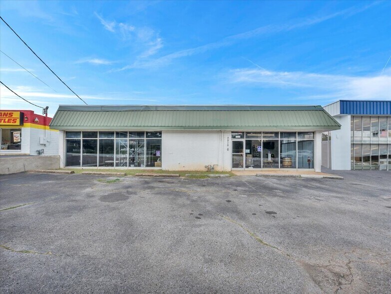 3010 University Dr NW, Huntsville, AL à vendre - Photo de l’immeuble – Image 2 sur 15