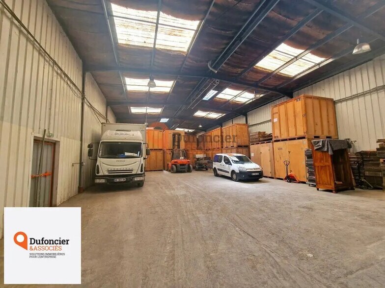 Local d'activités dans Mignaloux-Beauvoir à vendre - Photo de l’immeuble – Image 1 sur 3