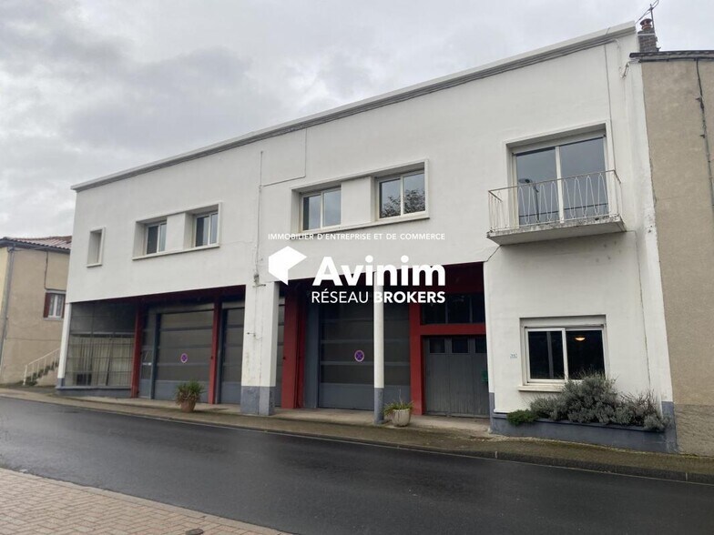 Local d'activités dans Joze à vendre - Photo de l’immeuble – Image 1 sur 11