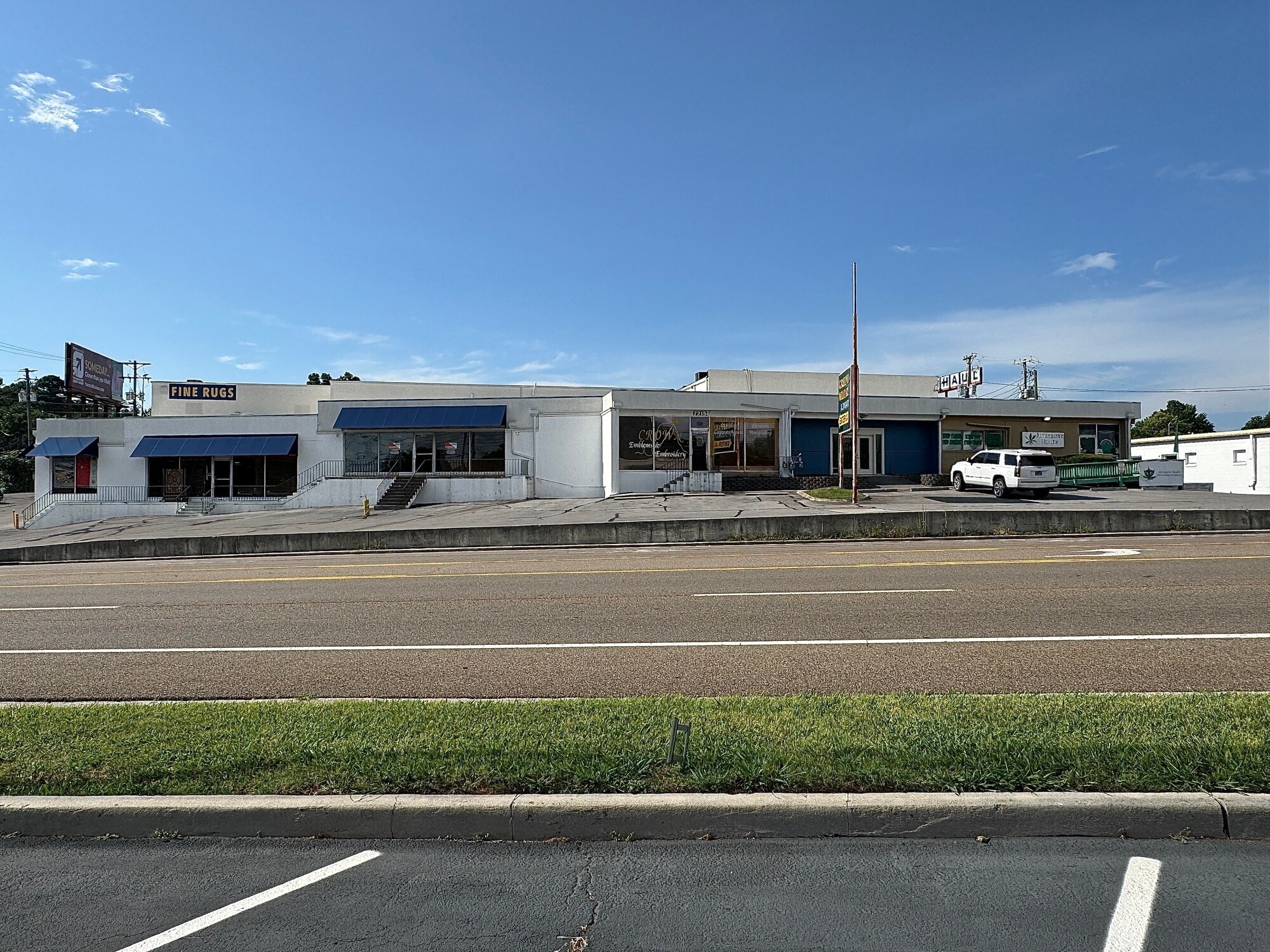 7211-7219 Kingston Pike, Knoxville, TN à louer Photo de l’immeuble– Image 1 sur 4