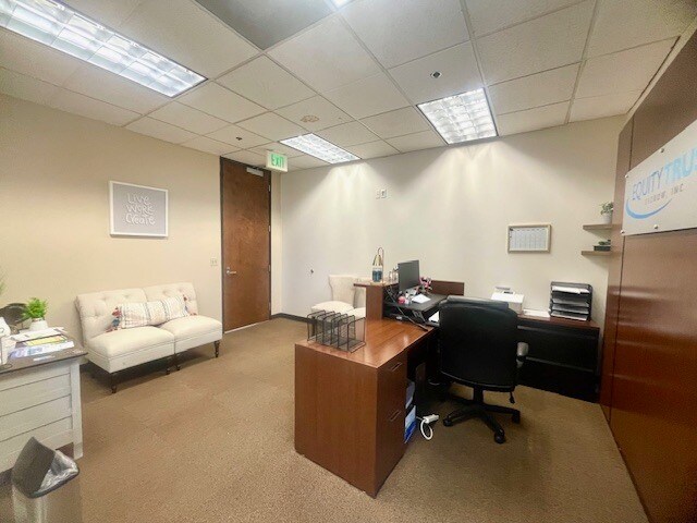 8599 Haven Ave, Rancho Cucamonga, CA à louer Photo intérieure– Image 1 sur 16