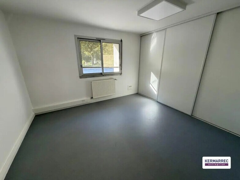 Bureau dans Vannes à louer - Photo de l’immeuble – Image 3 sur 6