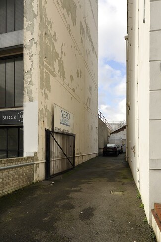 Plus de détails pour 334 Brixton Rd, Londres - Industriel/Logistique à vendre
