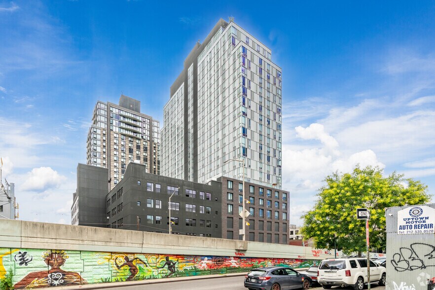 225 E 134th St, Bronx, NY à louer - Photo de l’immeuble – Image 2 sur 5