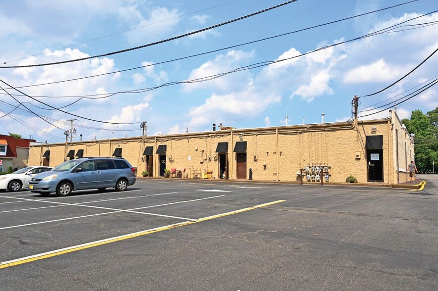 1008 State Route 34, Matawan, NJ à louer - Photo de l’immeuble – Image 3 sur 4