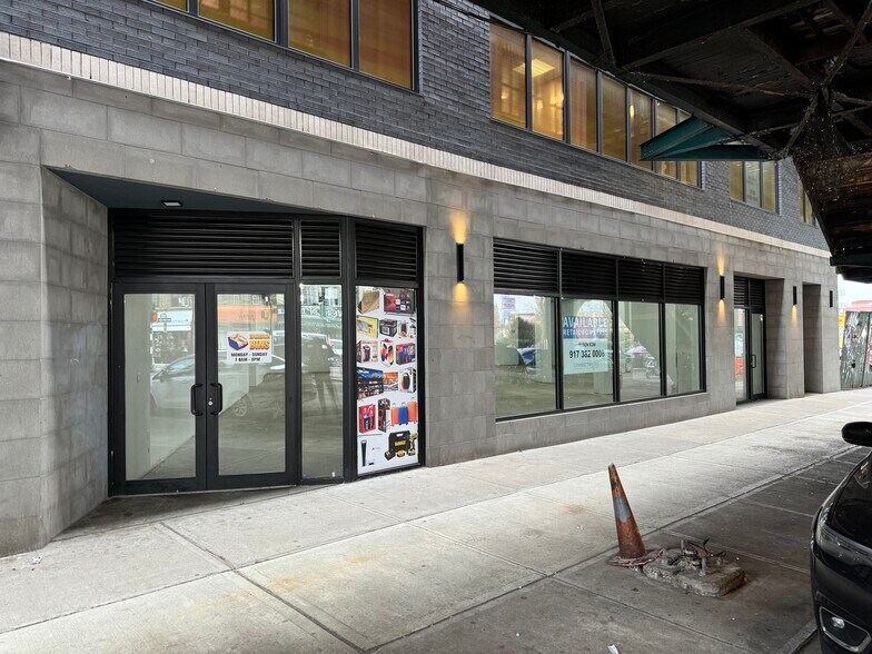 5130 Roosevelt Ave, Woodside, NY à louer - Photo de l’immeuble – Image 2 sur 9