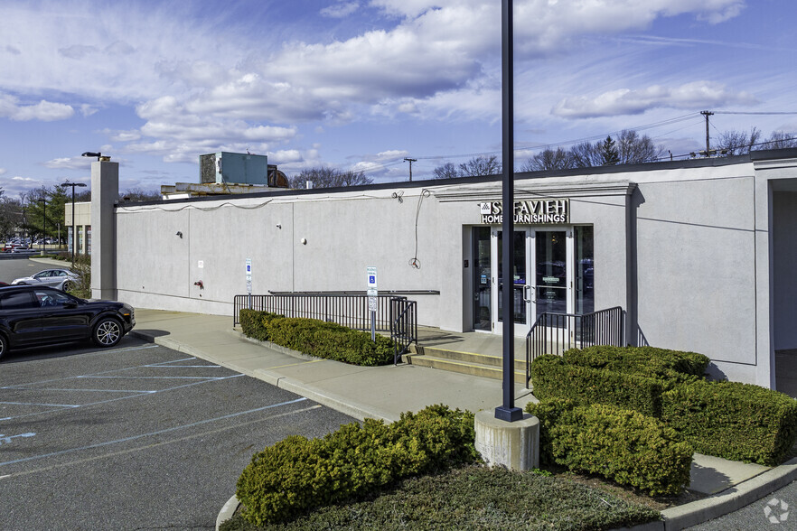 110 E Route 4, Paramus, NJ à louer - Photo de l’immeuble – Image 3 sur 9