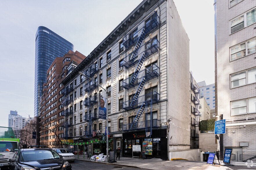 206 E 67th St, New York, NY à louer - Photo principale – Image 1 sur 5
