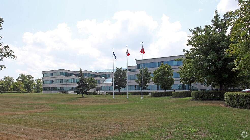 2300 Meadowvale Blvd, Mississauga, ON à louer - Photo de l’immeuble – Image 3 sur 5