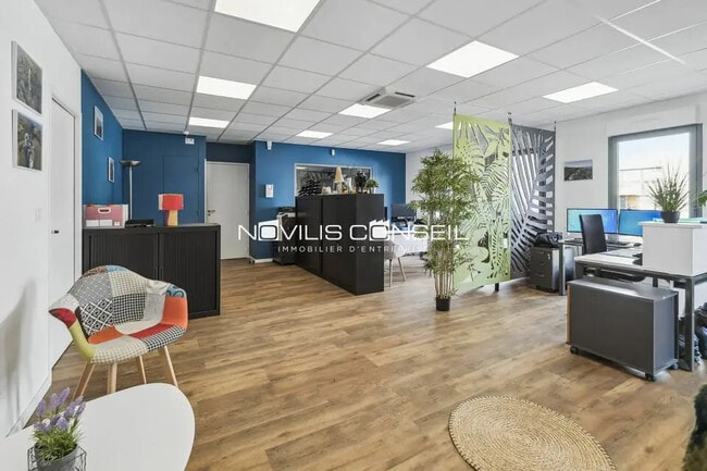 Plus de détails pour Local d’activités à vendre