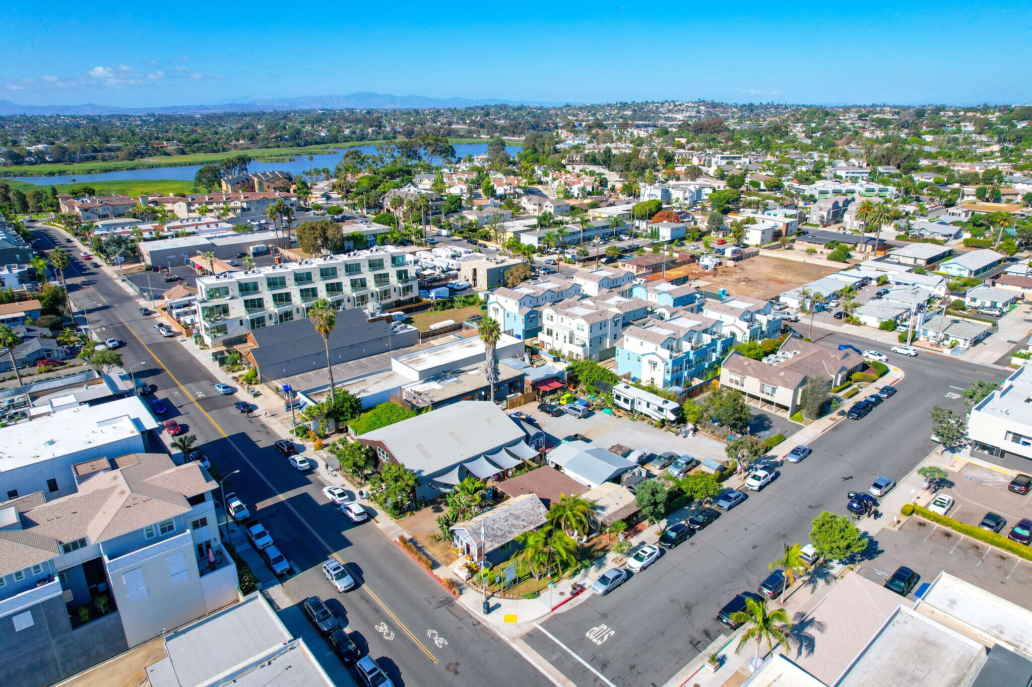 2680 State St, Carlsbad, CA à louer Photo de l’immeuble– Image 1 sur 5
