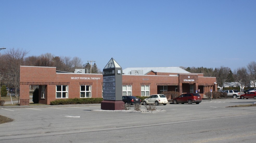 12 Stillwater Ave, Bangor, ME à louer - Photo principale – Image 1 sur 1