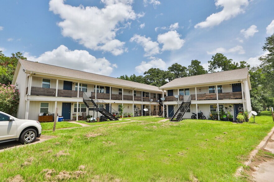 200 Hill St, Sealy, TX à vendre - Photo de l’immeuble – Image 2 sur 49