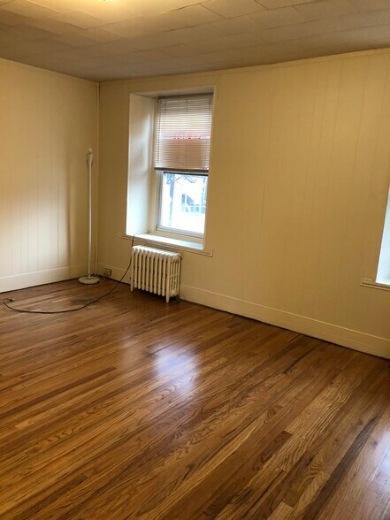 41 Bridge St, Frenchtown, NJ à vendre - Photo de l’immeuble – Image 3 sur 16