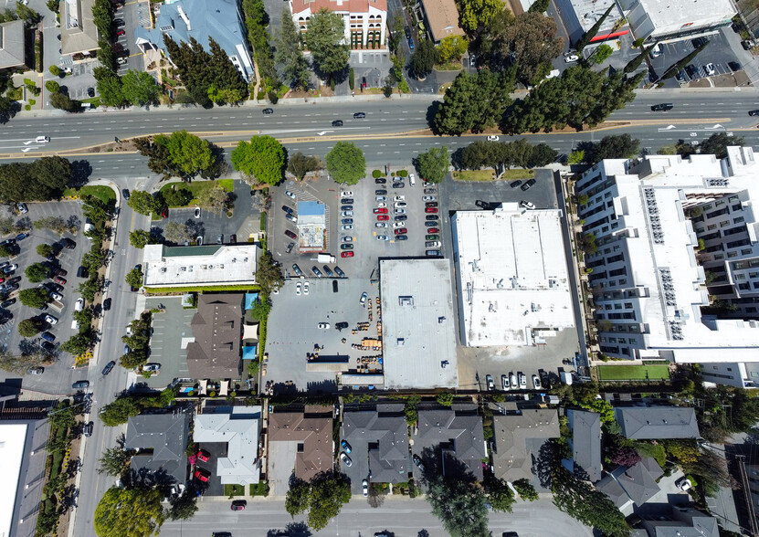 831 El Camino Real, Mountain View, CA à vendre - Photo de l’immeuble – Image 3 sur 6