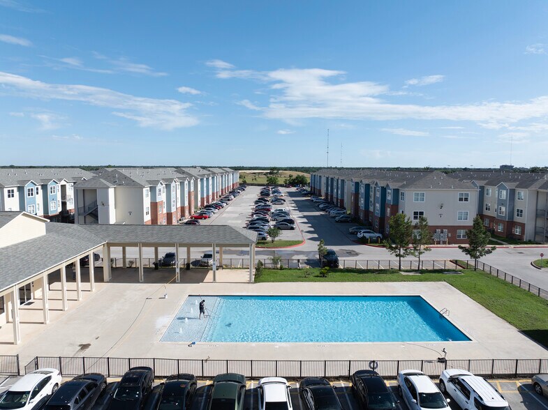 23286 Richards Rd, Prairie View, TX à vendre - Photo de l’immeuble – Image 1 sur 16
