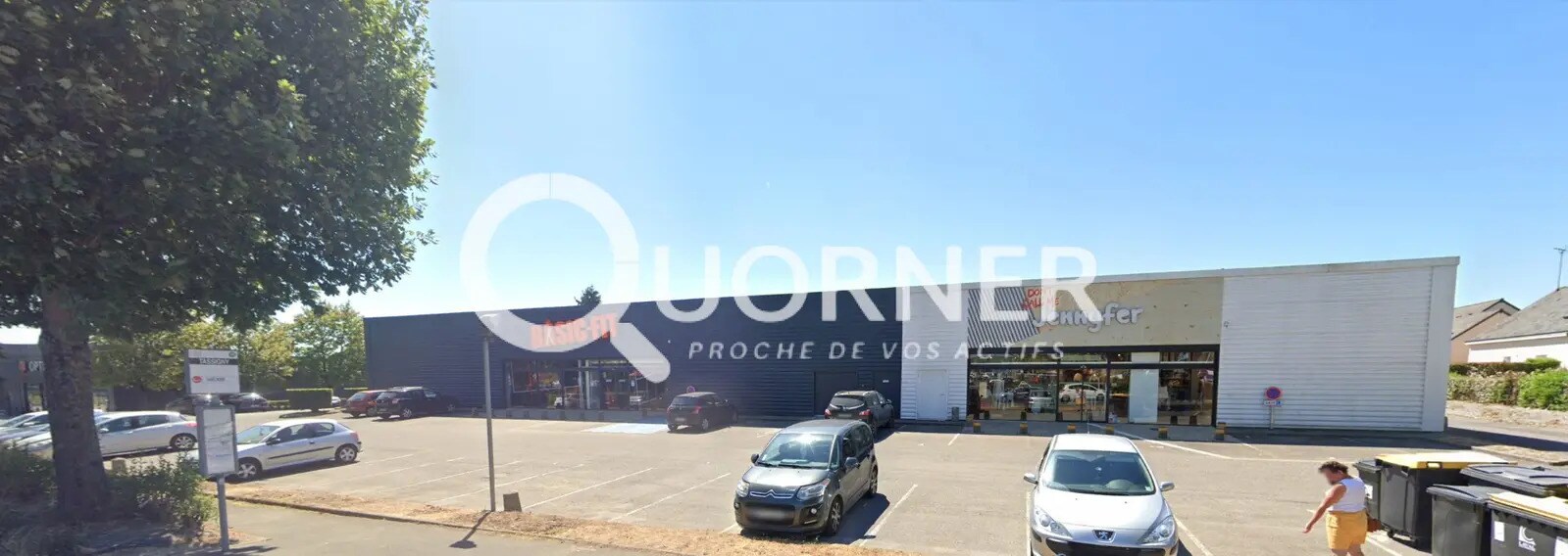 Local commercial dans Laval à louer Photo de l’immeuble– Image 1 sur 9