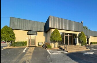 1703 Westend Ct, Opelika, AL à vendre Photo de l’immeuble– Image 1 sur 3