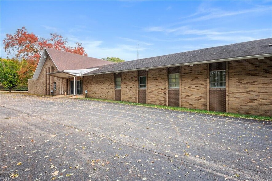 1900 East Ave, Akron, OH à vendre - Photo de l’immeuble – Image 1 sur 11