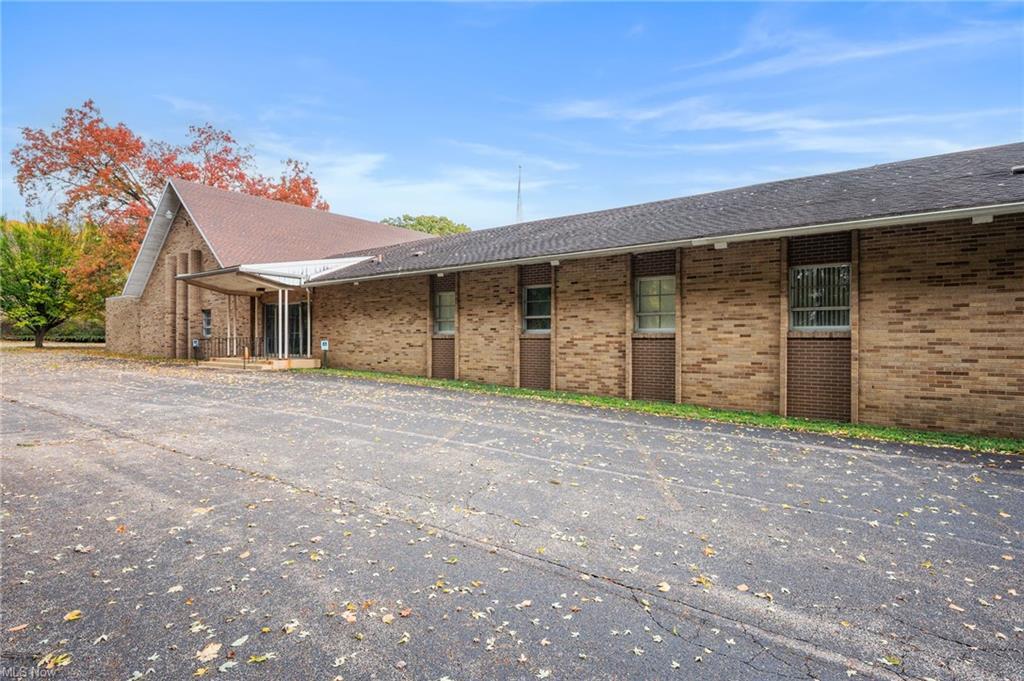 1900 East Ave, Akron, OH à vendre Photo de l’immeuble– Image 1 sur 12