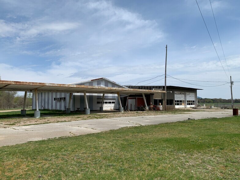 56300 Ash Rd, Osceola, IN à vendre - Photo de l’immeuble – Image 2 sur 3