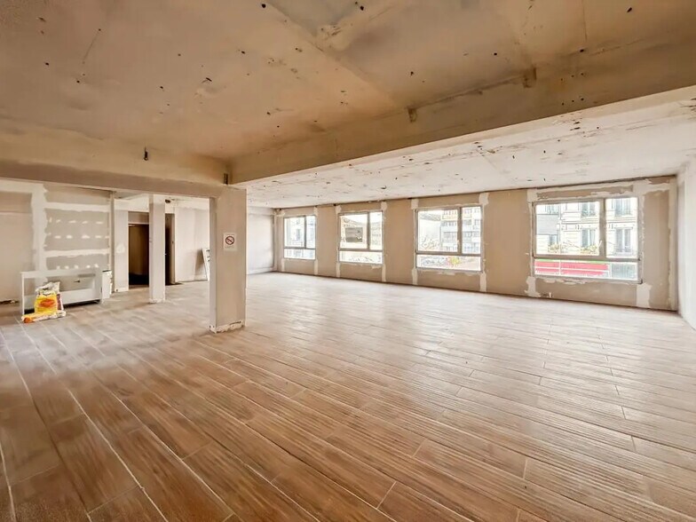 Bureau dans Paris à louer - Photo de l’immeuble – Image 1 sur 3